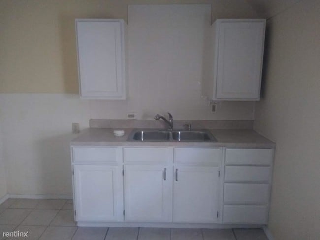 Building Photo - 3455 W 49th St