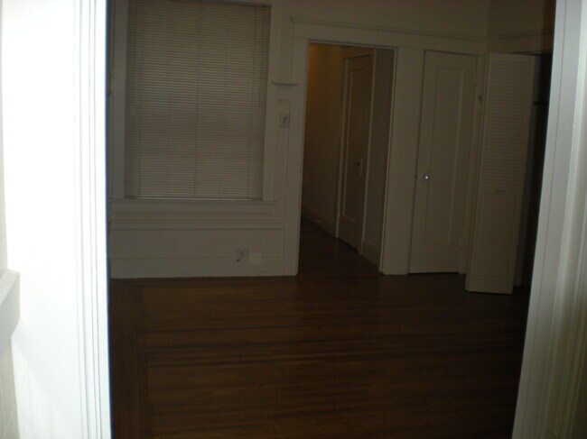 bedroom - 143A Dolores St