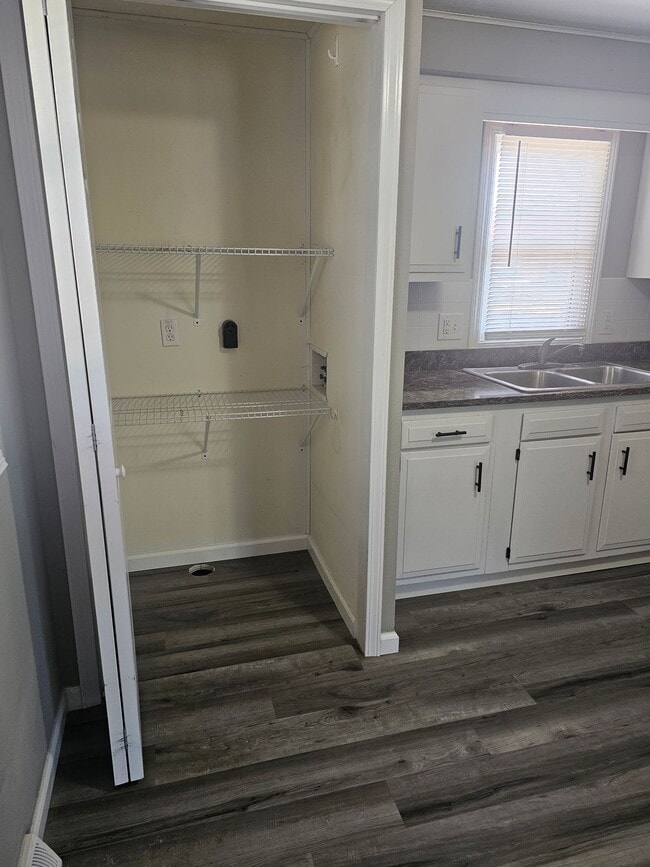 Building Photo - 408 Troy