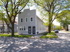 Building Photo - 10800 S Hoxie Ave