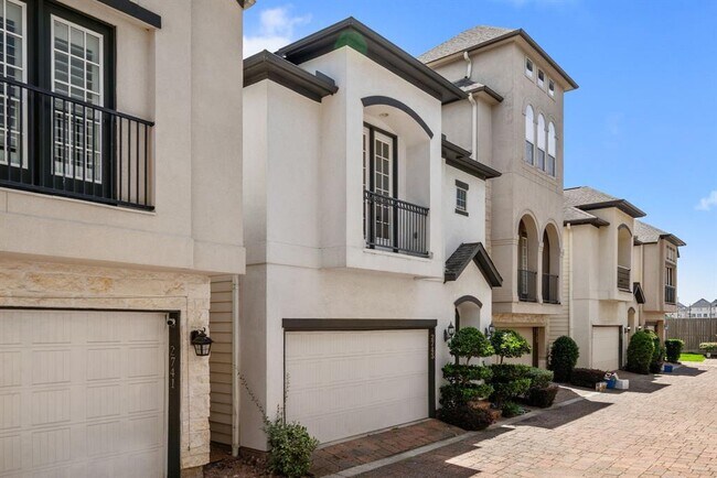 Foto del edificio - 2743 Sherwin St