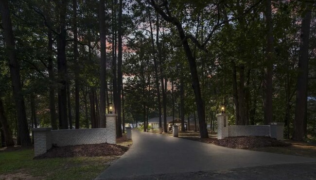 Foto del edificio - NEW LISTING!!!!!