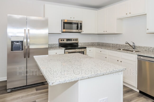 Building Photo - 120 Longleaf Dr