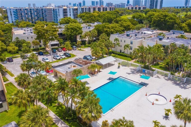 Building Photo - 20350 W Country Club Dr