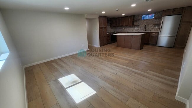 Building Photo - 2631 W Dell Dr