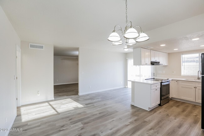Building Photo - 3522 W Malapai Dr