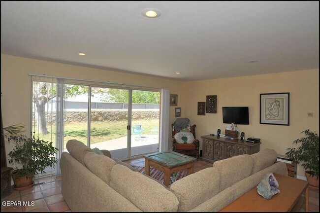 Foto del edificio - 4233 Hampshire Ln