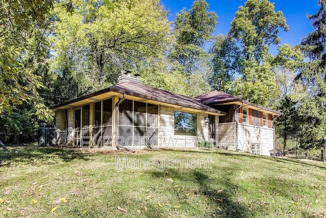 Foto del edificio - 1905 Timber Hill Trail