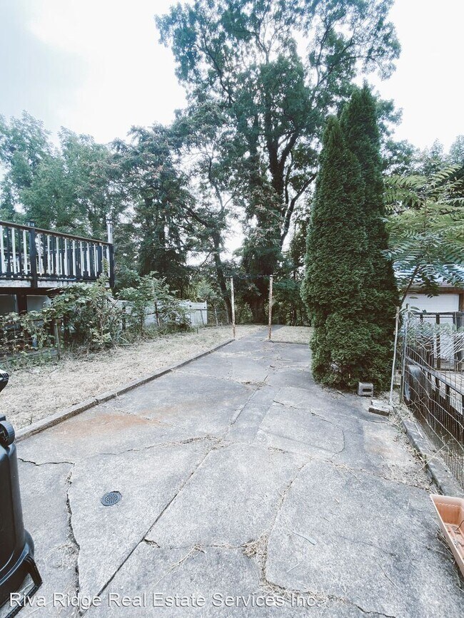 Building Photo - 4 br, 1.5 bath House - 1331 Diana Street