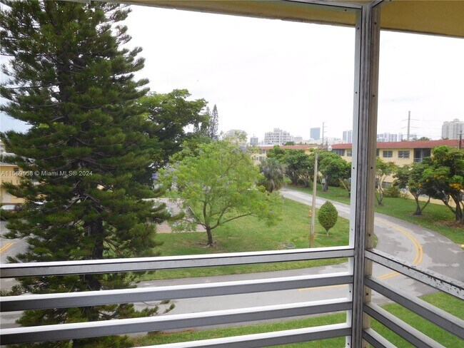 Foto del edificio - 20200 NE 27th Ct