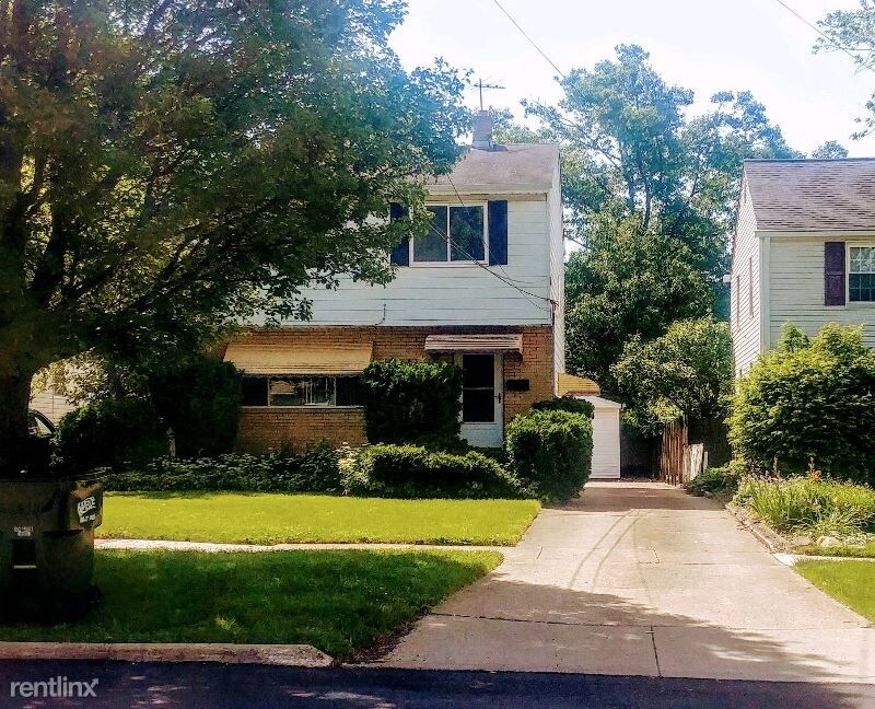 Primary Photo - 3 br, 2 bath House - 260 Columbus St.