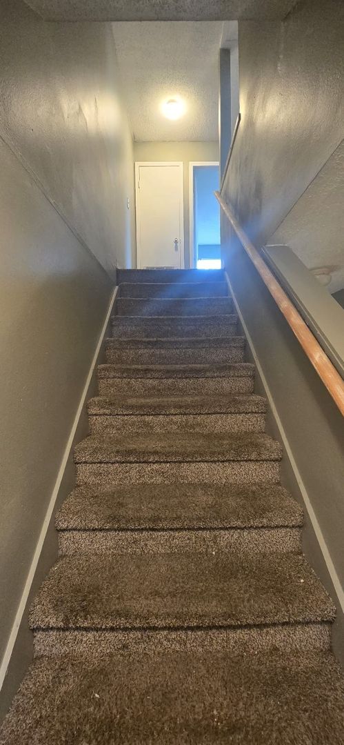 Building Photo - 2/1 Townhouse  Grant Park