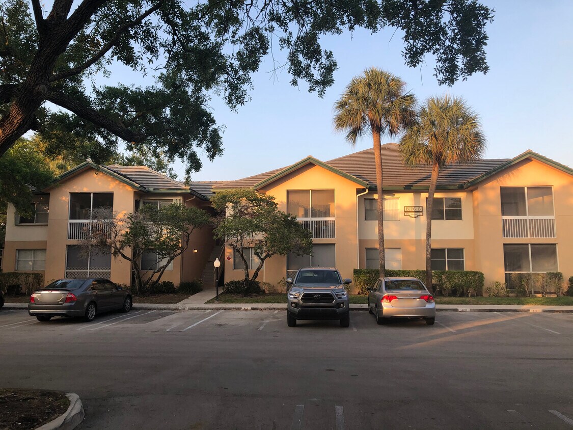 9733 Westview Dr Unit 1315, Coral Springs, FL 33076 Condo for Rent in