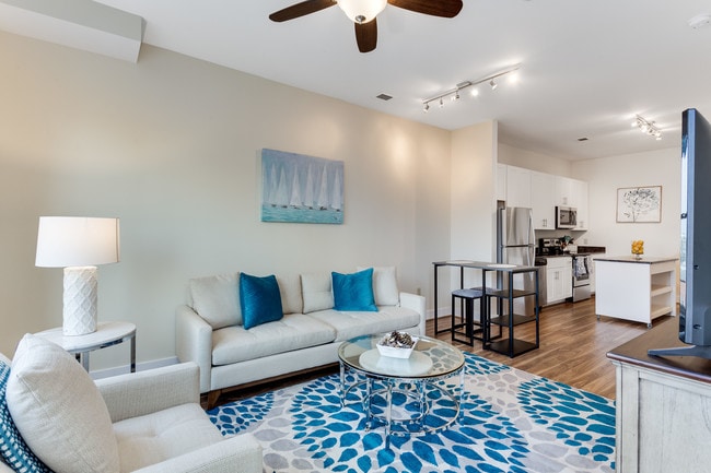 Building Photo - 706 North