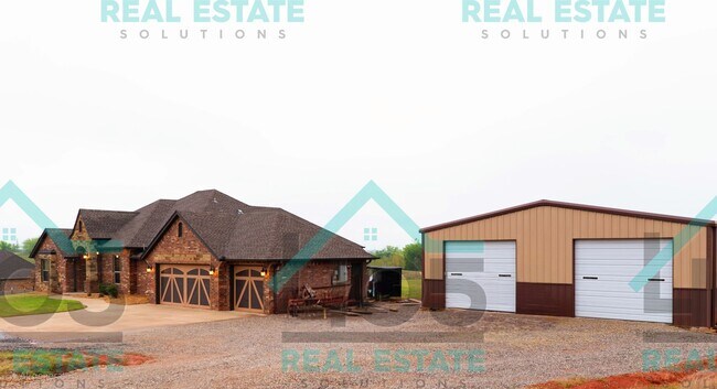 Building Photo - 3 Bedroom/3 Bathroom with bonus space in OKC