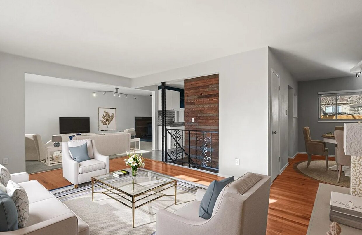 Foto principal - 2237 S Lowell Blvd