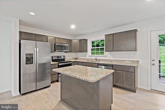 Building Photo - 132 Furlong Way