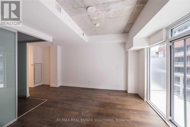 Building Photo - 15 Baseball Pl