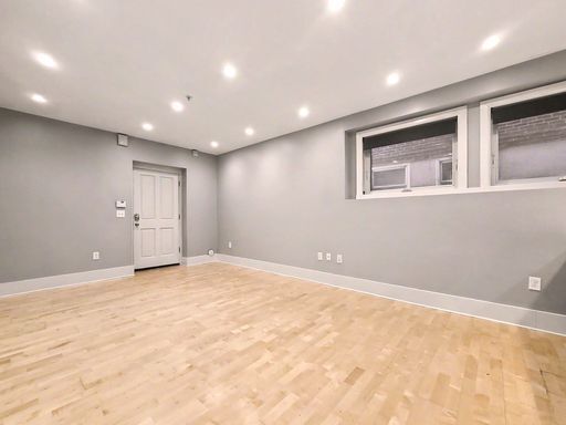 Foto del edificio - AVAILABLE NOW! Modern Capitol Hill 2 Bedroom Apartment, W/S/G Utilities Included!