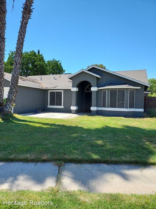Building Photo - 4 br, 3 bath House - 725 Naples St