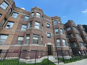 Building Photo - 7123 S Merrill Ave