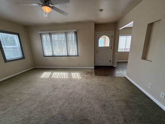 Foto del edificio - Now renting 3 bedroom House