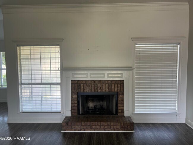 Building Photo - 136 Pinnacle Dr