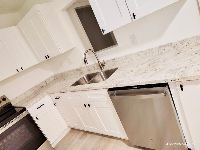 Foto del edificio - 130 E Witcher Ln