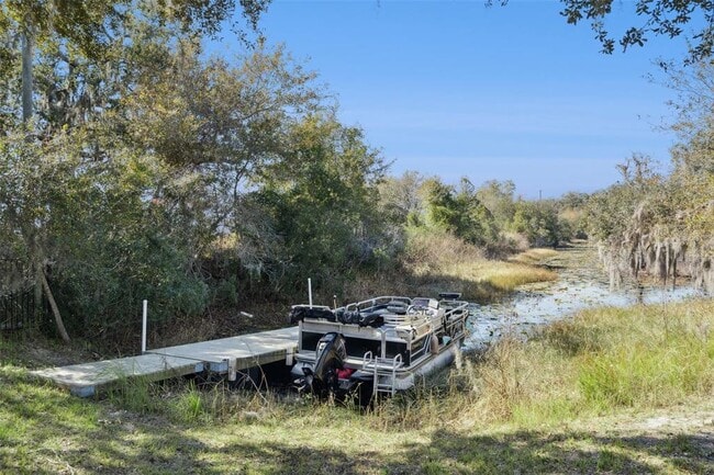 Building Photo - 735 Black Eagle Dr