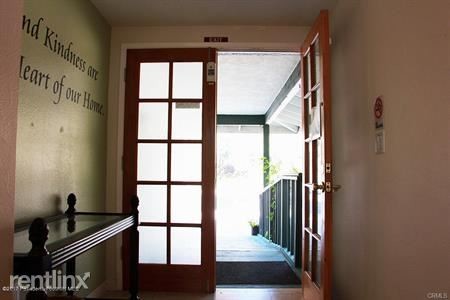 Building Photo - 348 W Avenida de los Arboles