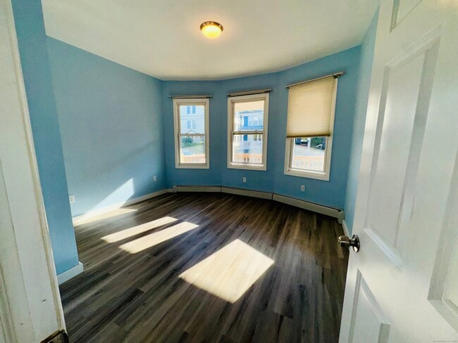 Building Photo - 898 Hancock Ave