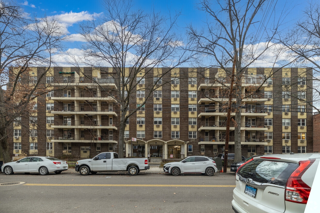 Primary Photo - 140-55 34th Ave