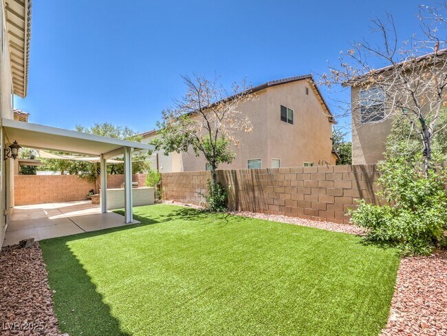 Building Photo - 4133 N Perfect Lure St