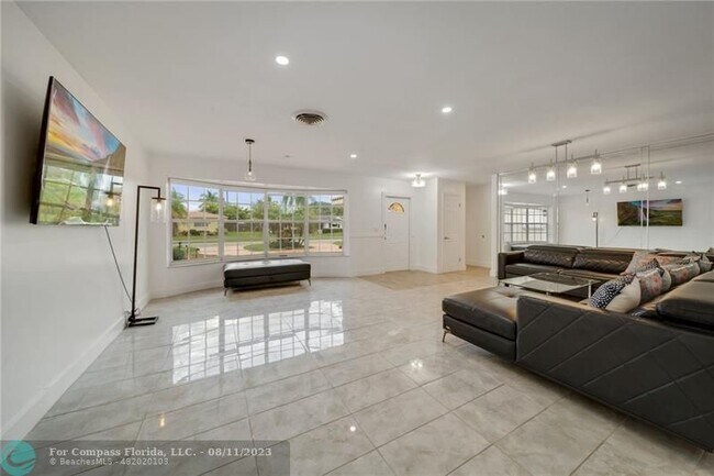 Foto del edificio - 4115 Madison St
