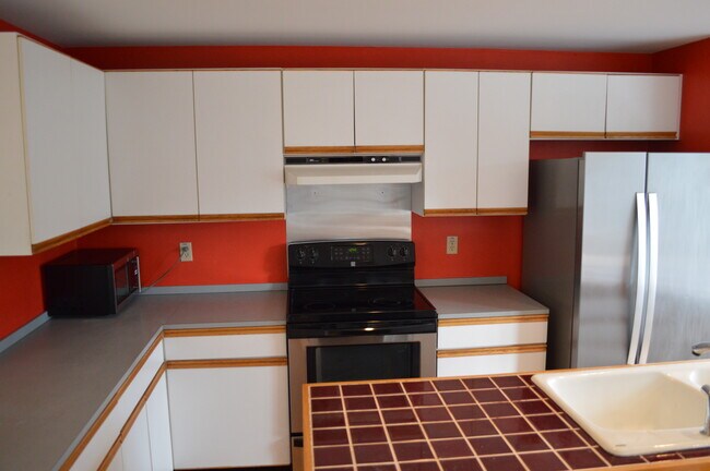 Building Photo - 58 S Freeport Rd