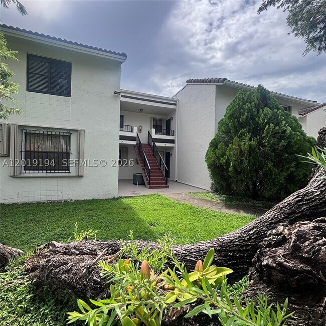 Foto del edificio - 10857 NW 7th St