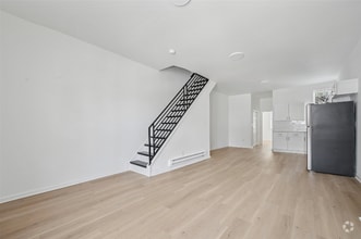 Building Photo - 230 N 61st St