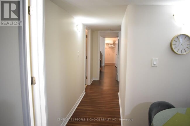 Building Photo - 5551 Meadowcrest Ave