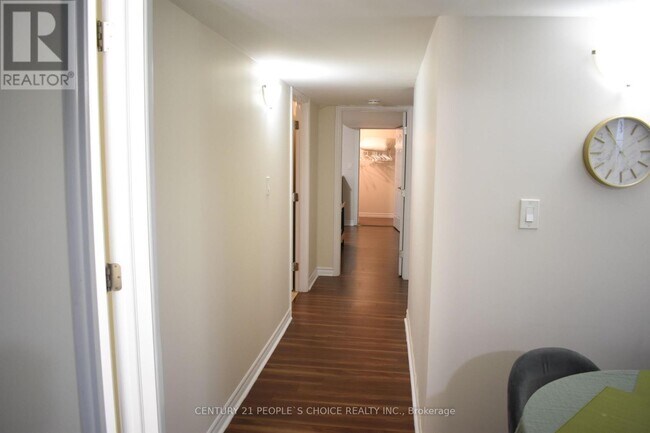 Photo du bâtiment - 5551 Meadowcrest Ave