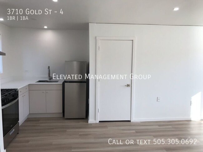 Building Photo - 3710 Gold St