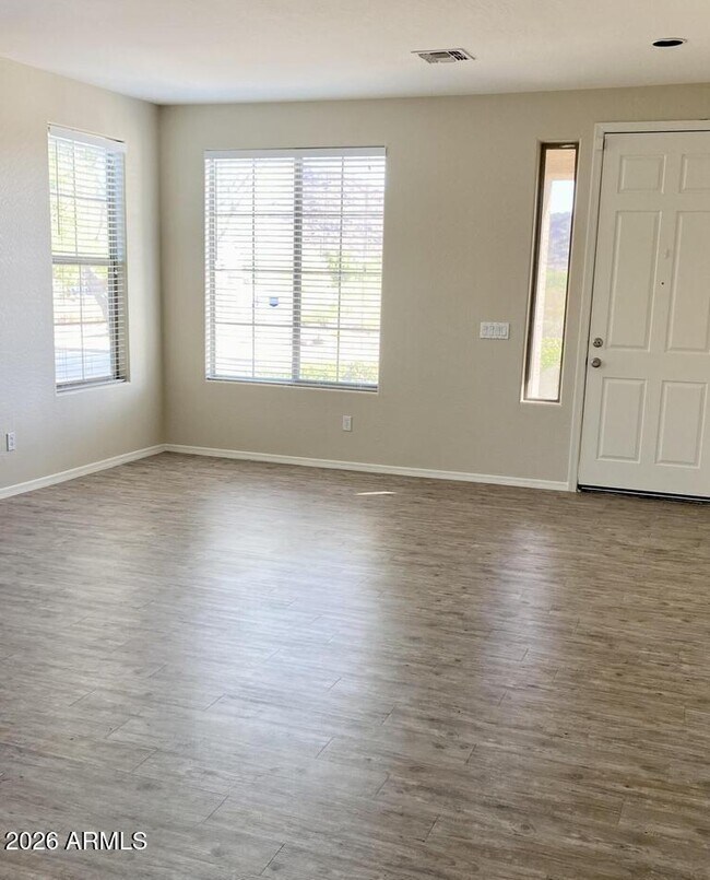 Foto del edificio - 29525 N Smokey Ln
