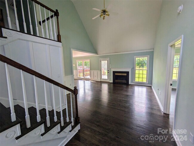 Building Photo - 136 River Birch Cir