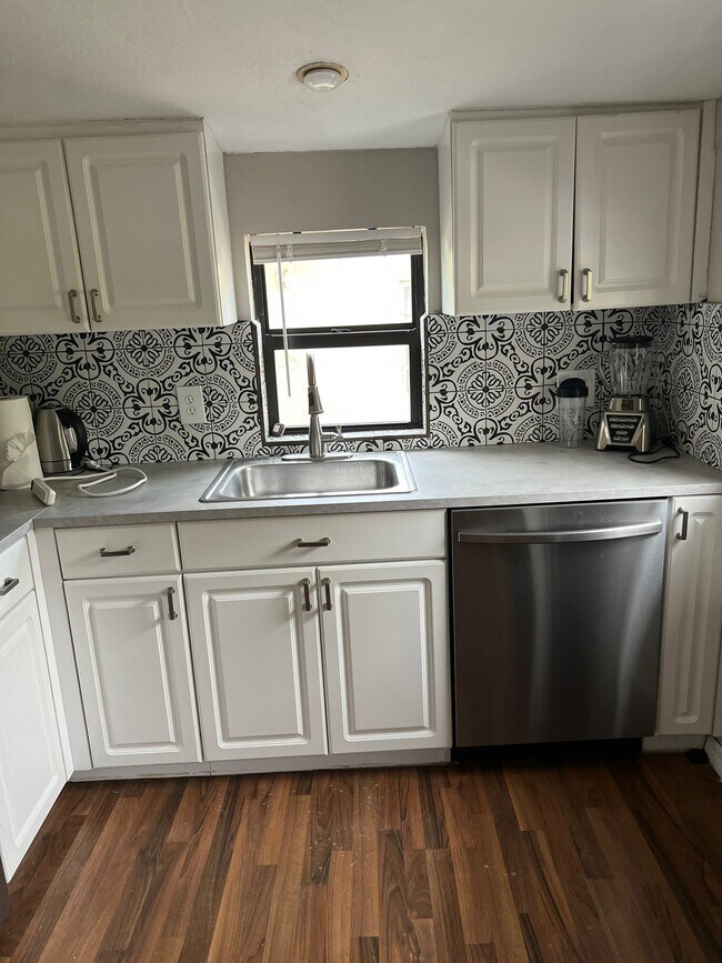 Foto del edificio - 823 NE 19th Ave