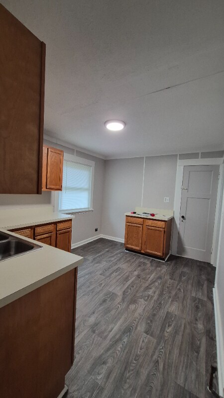 Foto del edificio - 2028 Revere Ave