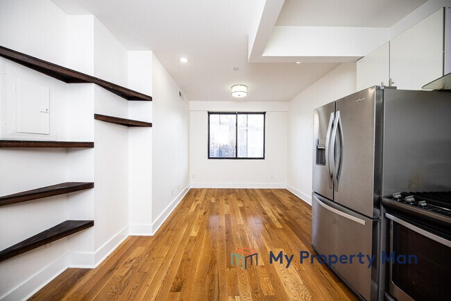 Foto del edificio - 739 Lafayette Ave