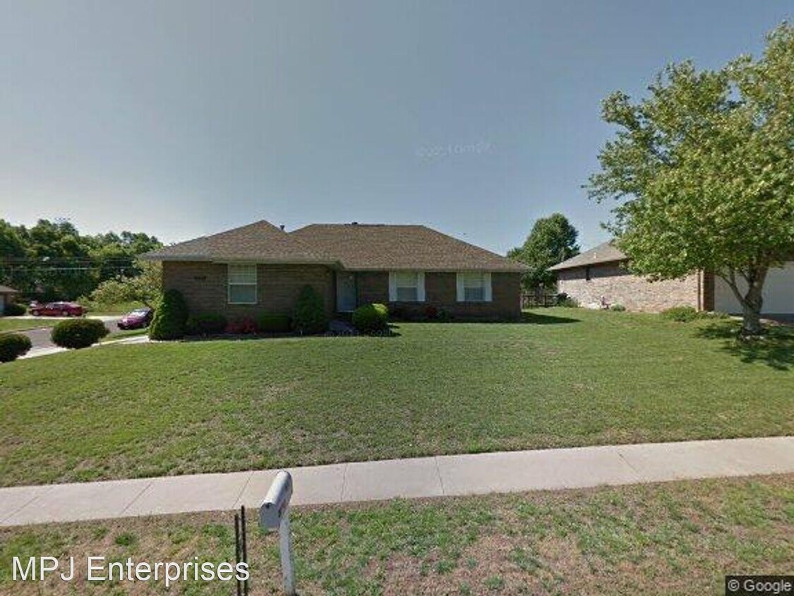 Foto principal - 3 br, 2 bath House - 2950 W Village Terrace