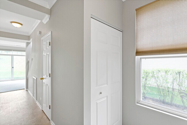Building Photo - 2284 Flagstone Ln