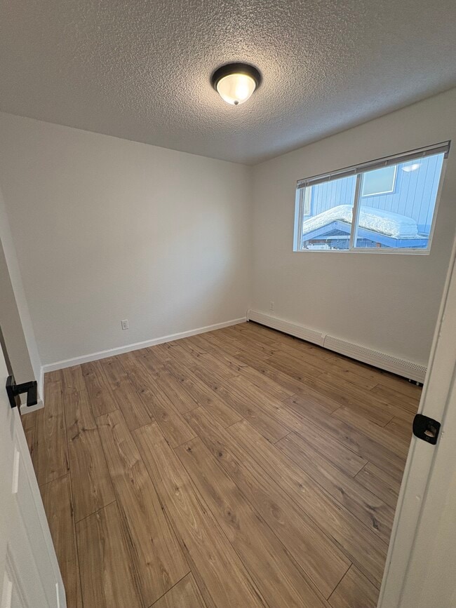 Building Photo - 366 Flower St