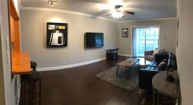 Foto del edificio - 259 S Cypress Rd