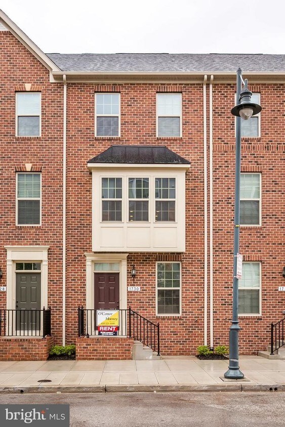 Primary Photo - 1730 E Eager St